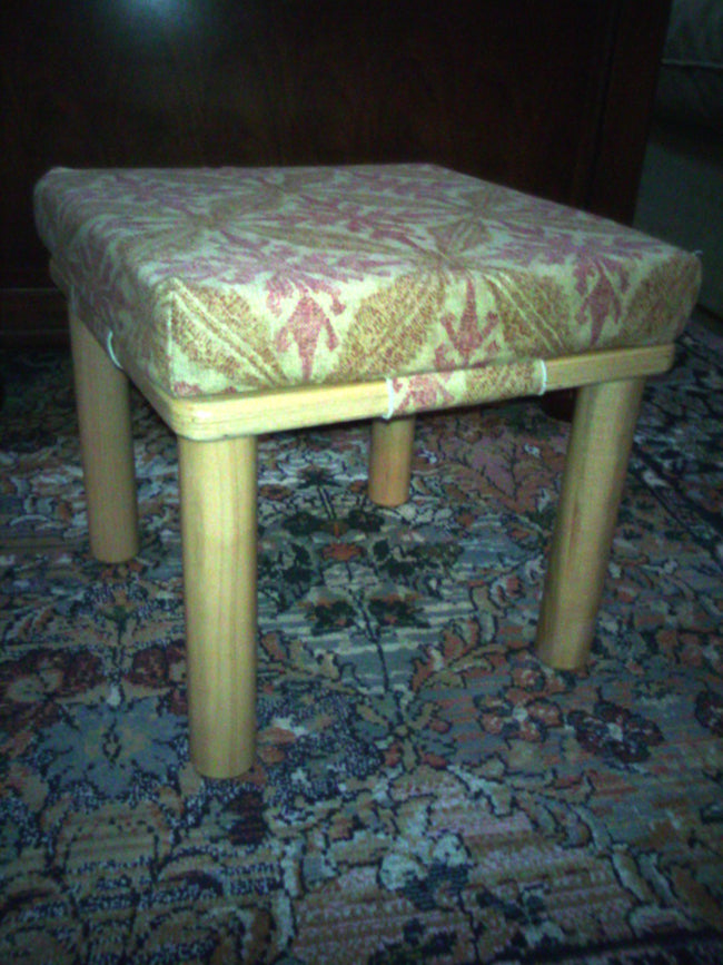 Economy Teacher's Stool with Cushion