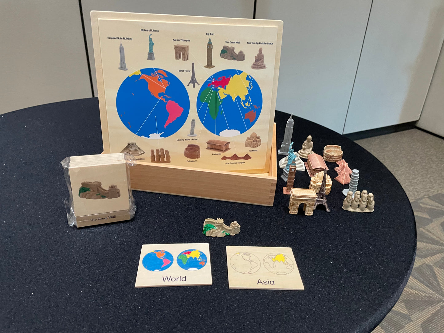 MM-122-A Landmark Continent Box